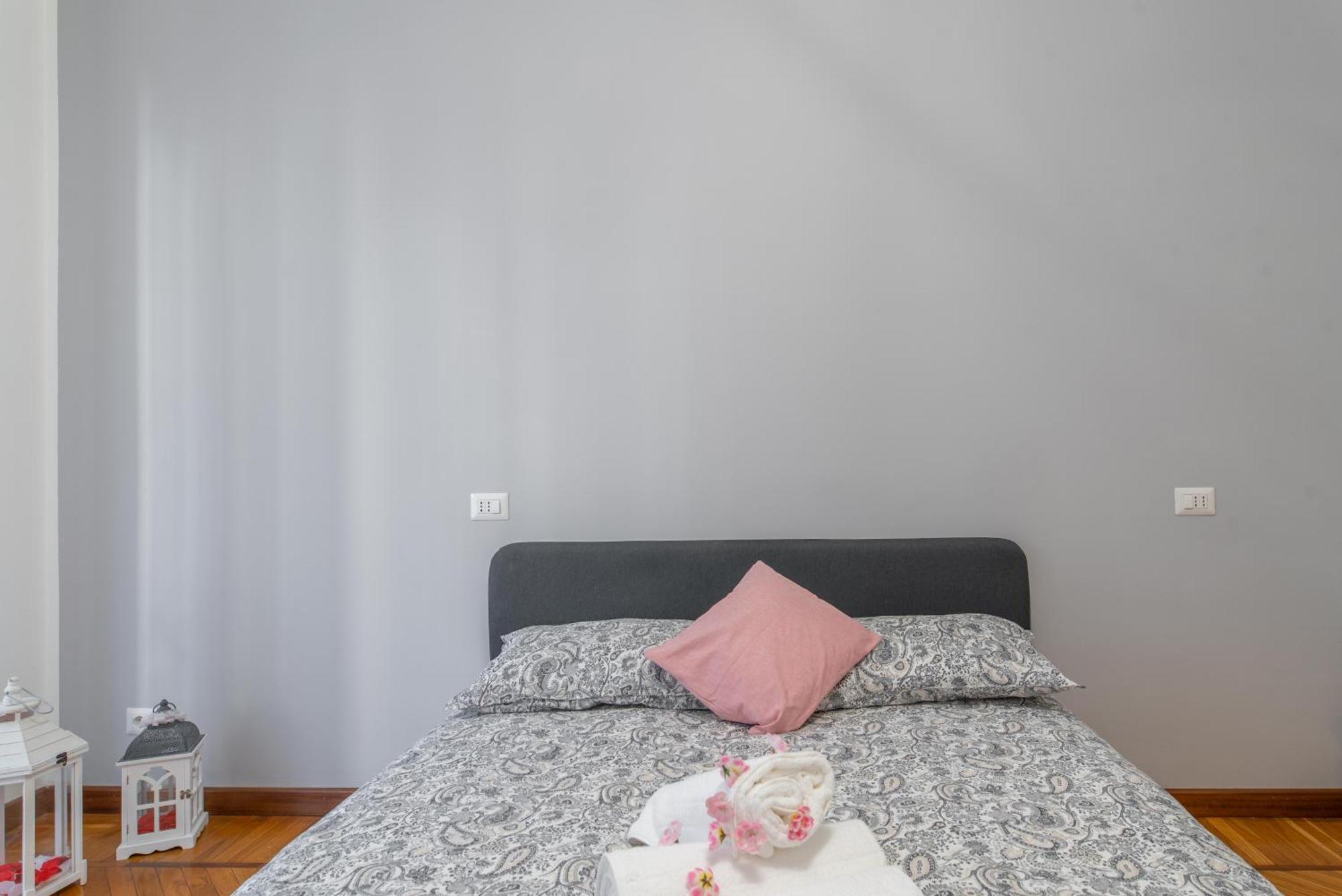 Bright And Flat - Metro & Station Nearby Appartement *